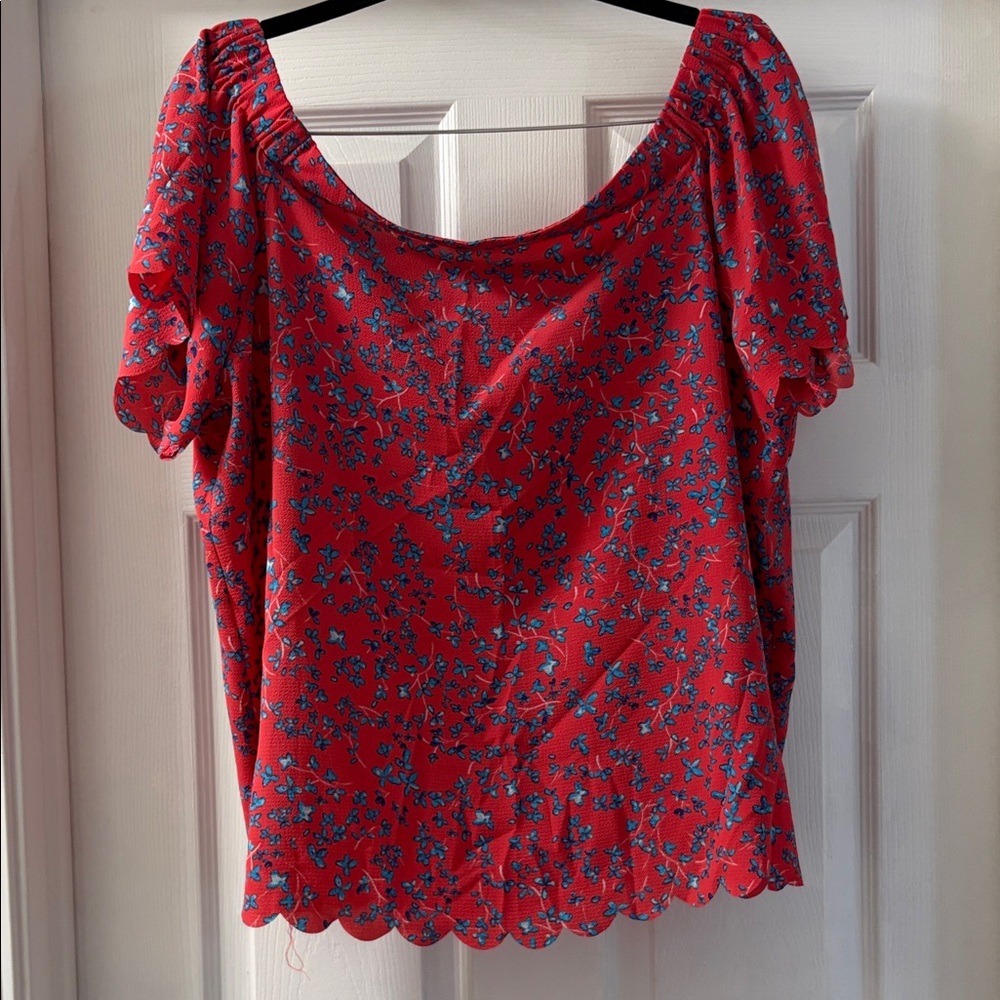 Coral Floral Short Sleeve Scoop Neck Top